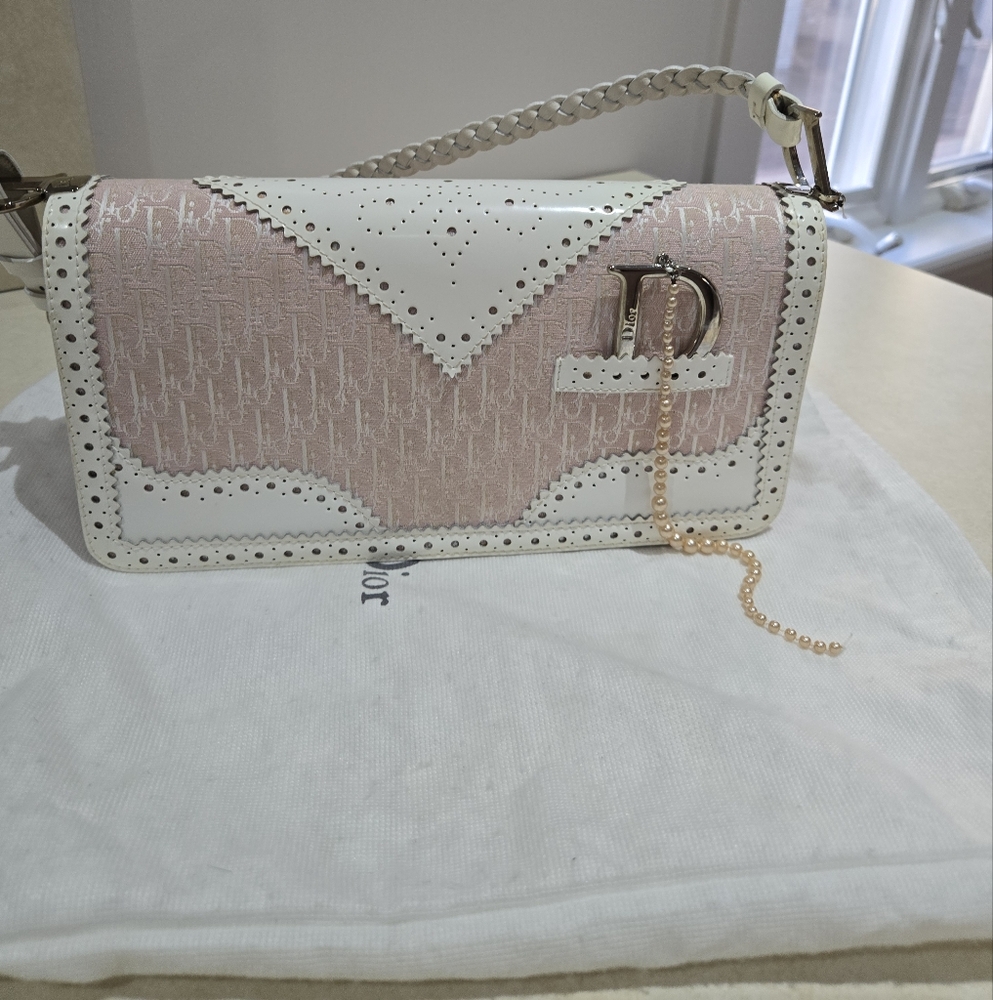 Christian Dior Pre-owned 2004
Diorissimo D'trick Brogue
Spectator Shoulder Bag.